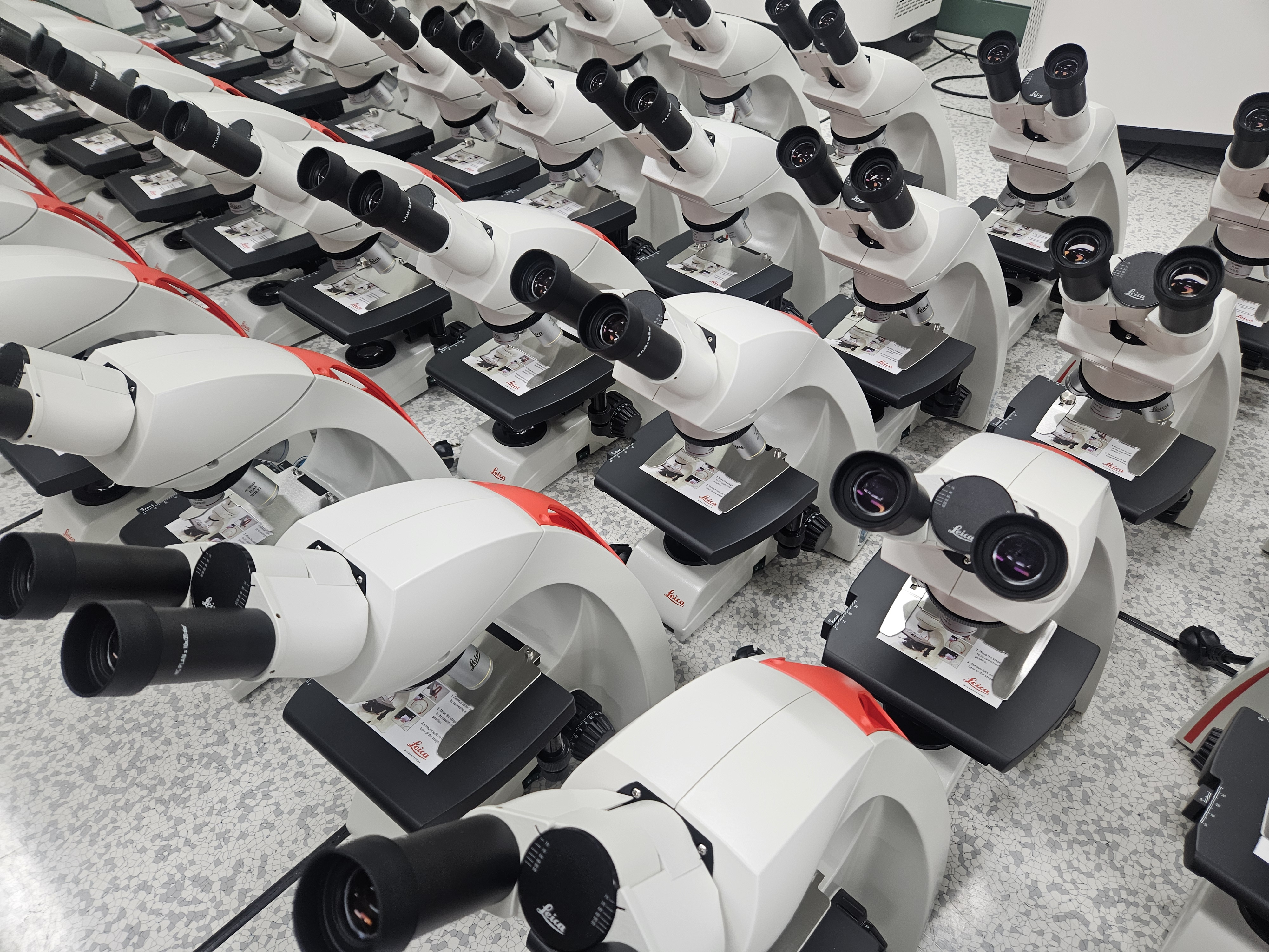 부산 소재 B대학교-DM500 교육용 현미경 설치